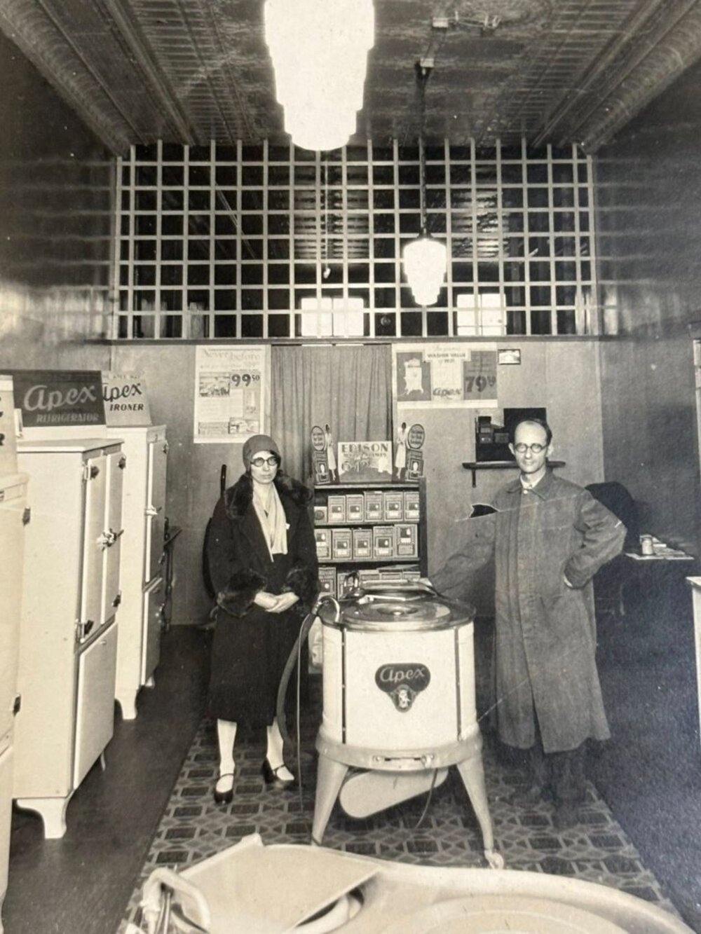 Vintage Apex Appliance Store Photograph Framed 10x8 Mid Century Showroom Photo M - Picture 3 of 5